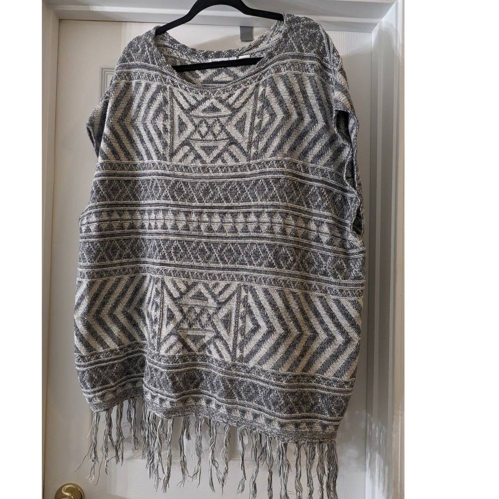 Eight Eight Eight Geometric Pattern Knit Poncho‎ Tassel Fringe Gray Women's M